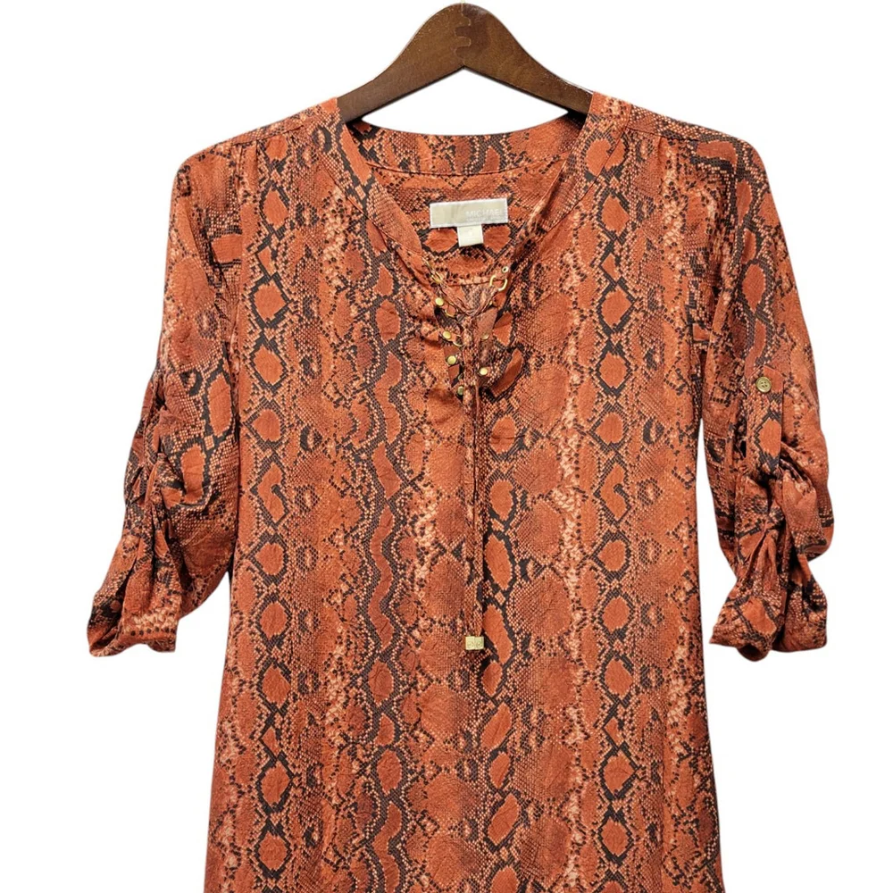 Michael Kors Animal Print V-neck Roll Tab 100% Silk Dress Size Small. Pre-owned